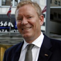 side-1-tarje-hellebust